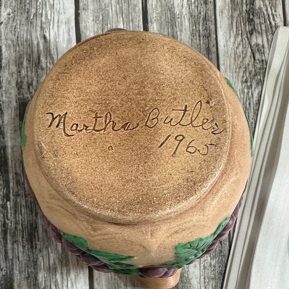 Vintage 1965 Grape Vine Ceramic Pitcher - Brown and Green - Picture 5 of 9